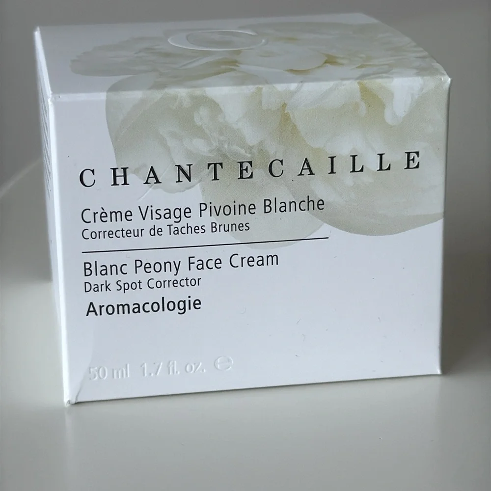 Chantecaille more make box